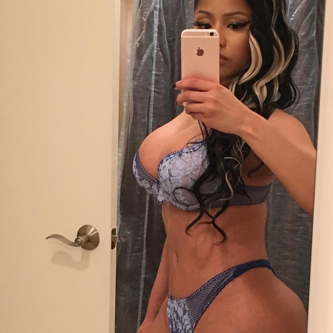 Nicki Minaj em selfie no instagram (Foto: Reprodução)