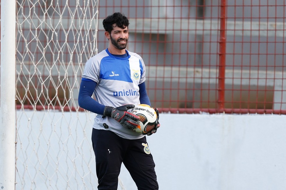 O acidente aconteceu quando o jogador fazia o trajeto entre o Centro de Treinamento do Clube e o EstÃ¡dio do Junco. â€” Foto: JL Rosa