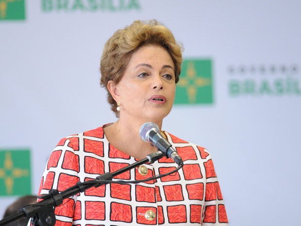 A presidente Dilma Rousseff durante evento no Palácio do Buriti (Foto: Pedro Ventura/Agência Brasília)