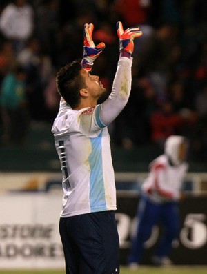 Fábio e Henrique celebram marcas expressivas na estreia da Libertadores