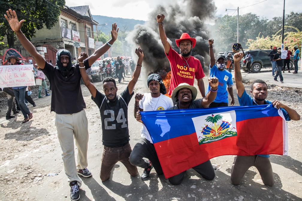 Protesto em Porto Príncipe, no Haiti, nesta quinta (10) — Foto: Valerie Baeriswyl/AFP