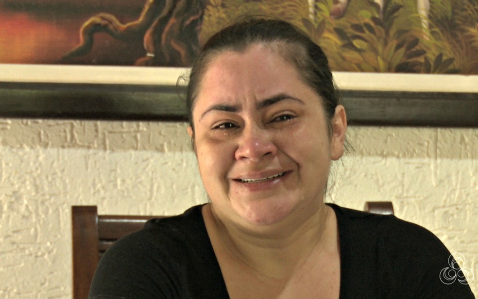 Daniela Quiroga diz que o marido não é assassino e que fazia constantes capacitações  (Foto: Reprodução/Rede Amazônica Acre)