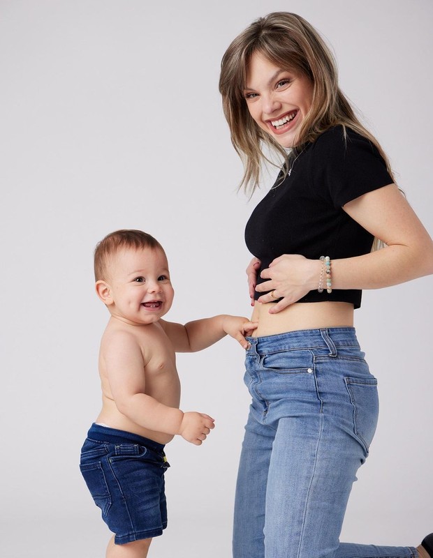 Letícia Navas anuncia seegunda gravidez e posa com o filho ais velho, Nathan, de 1 ano (Foto: Reprodução/Instagram)