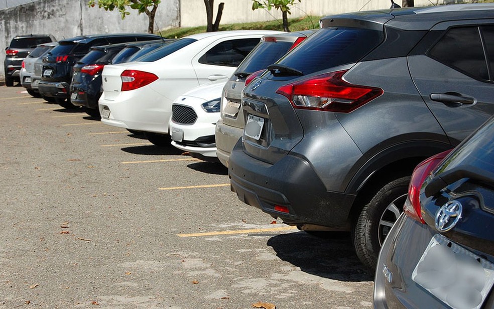 Carros parados em estacionamento — Foto: Sefaz/Divulgação