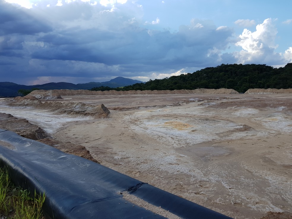 Barragens abandonadas da Mundo Mineração em Rio Acima, na Grande BH, tem a classificação de risco mais alta no cadastro da ANM — Foto: Humberto Trajano/G1