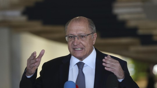 Alckmin critica juros altos e diz que nova regra fiscal será combinação de três pontos