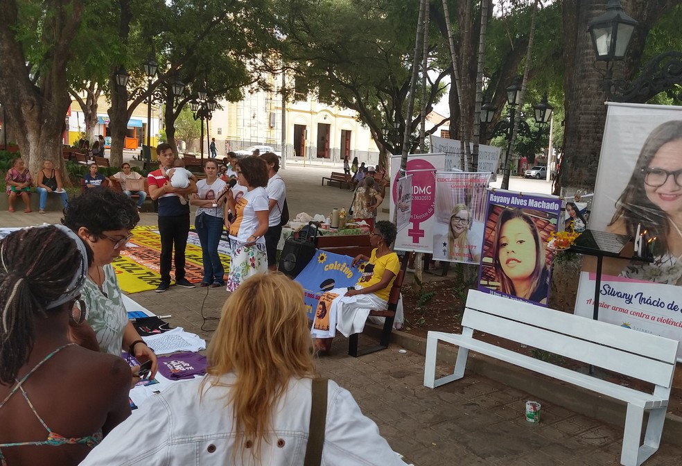 Ato Expoe Imagens De Vitimas De Feminicidio No Ceara No Dia Da Nao Violencia Contra A Mulher Ceara G1