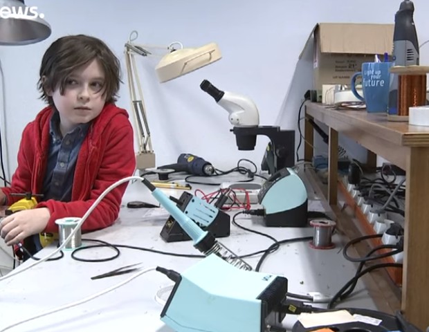 Laurent tem 9 anos e está se formando em engenharia (Foto: Reprodução/Euronews)