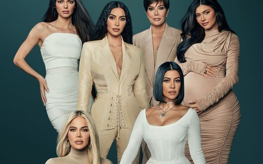 Kim Kardashian fala sobre família "ser famosa por ser famosa": "Temos sorte"