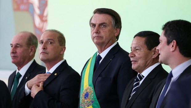 Edições do Diário Oficial do dia 1º de janeiro e do dia 2 trouxeram diversas mudanças do novo governo de Jair Bolsonaro (PSL), que assumiu a Presidência (Foto: Direito de imagemMARCOS CORRÊA/PR (via BBC) )