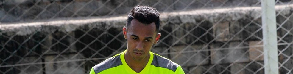 Juninho vai defender a Portuguesa Santista  — Foto: Rosiron Rodrigues / Goiás E.C.