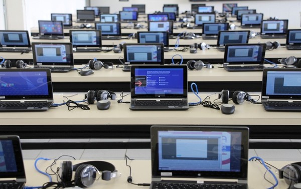 Enem digital era aplicado em laboratórios de Informática contratados pelo Inep — Foto: Milca de Oliveira