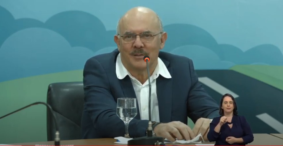 ministro da educacao diz ser a favor da volta de aulas presenciais nao podemos achar que so se pega o virus dentro da escola tocantins g1
