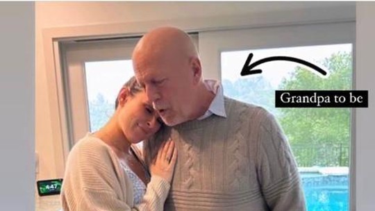 Bruce Willis posta foto com a filha grávida: 'Futuro vovô'