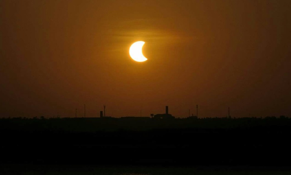 Eclipse solar chamou a atenção dos natalenses (Foto: Claudio Abdon)