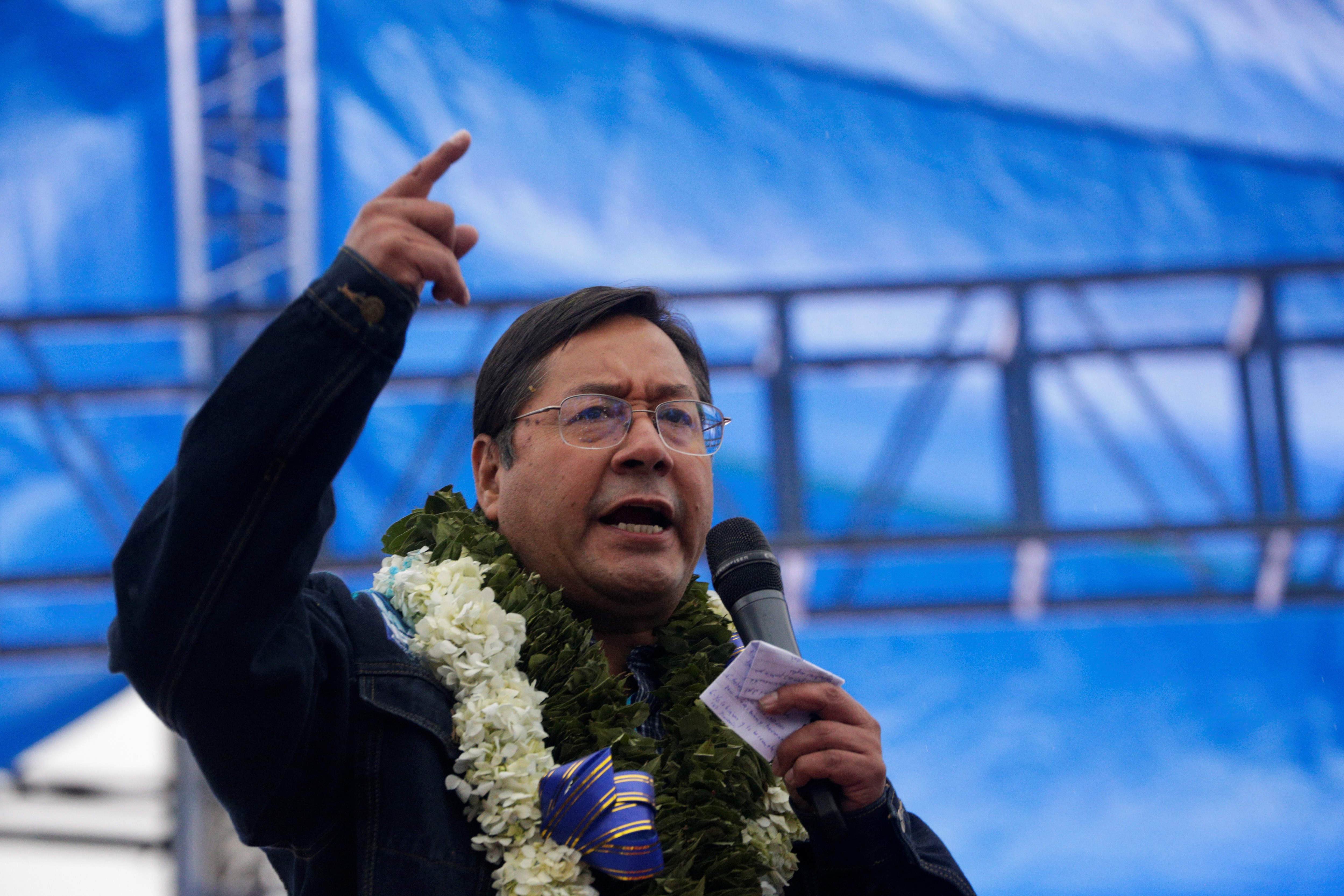 Luis Arce toma posse como presidente da Bolívia