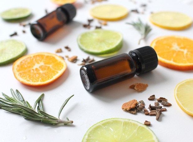 Os óleos essenciais podem ser usados em receitas doces, salgadas e de bebidas (Foto: Pixabay/Monfocus/CreativeCommons)