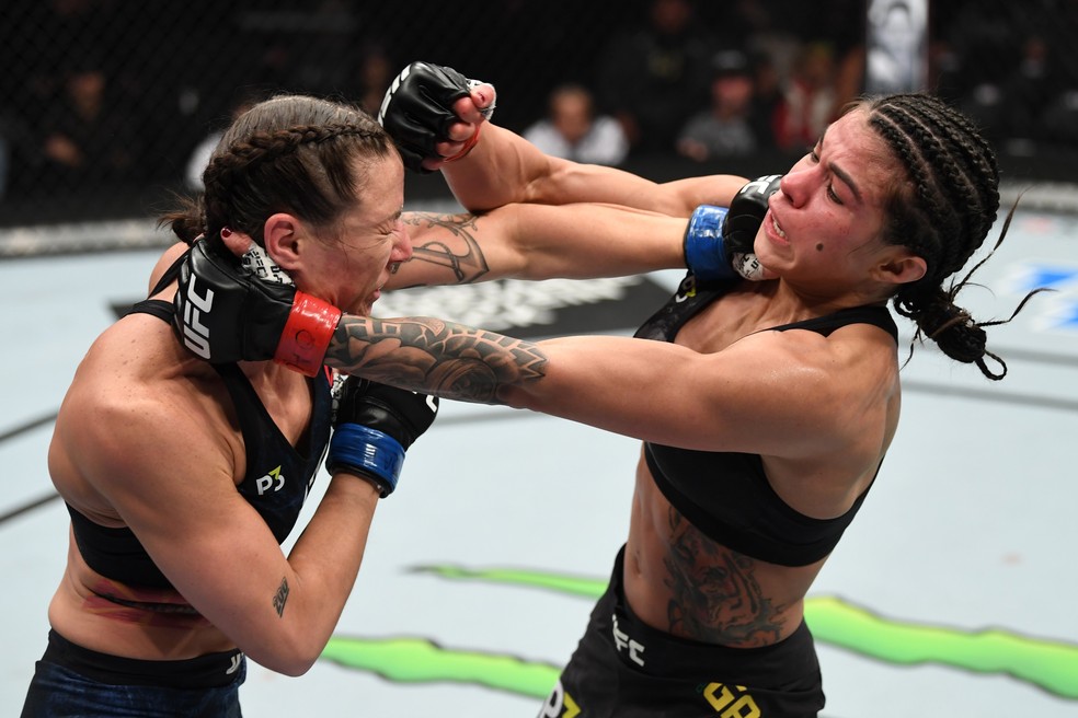 Ansaroff deixou o rosto de Gadelha marcado pelos golpes â?? Foto: Getty Images