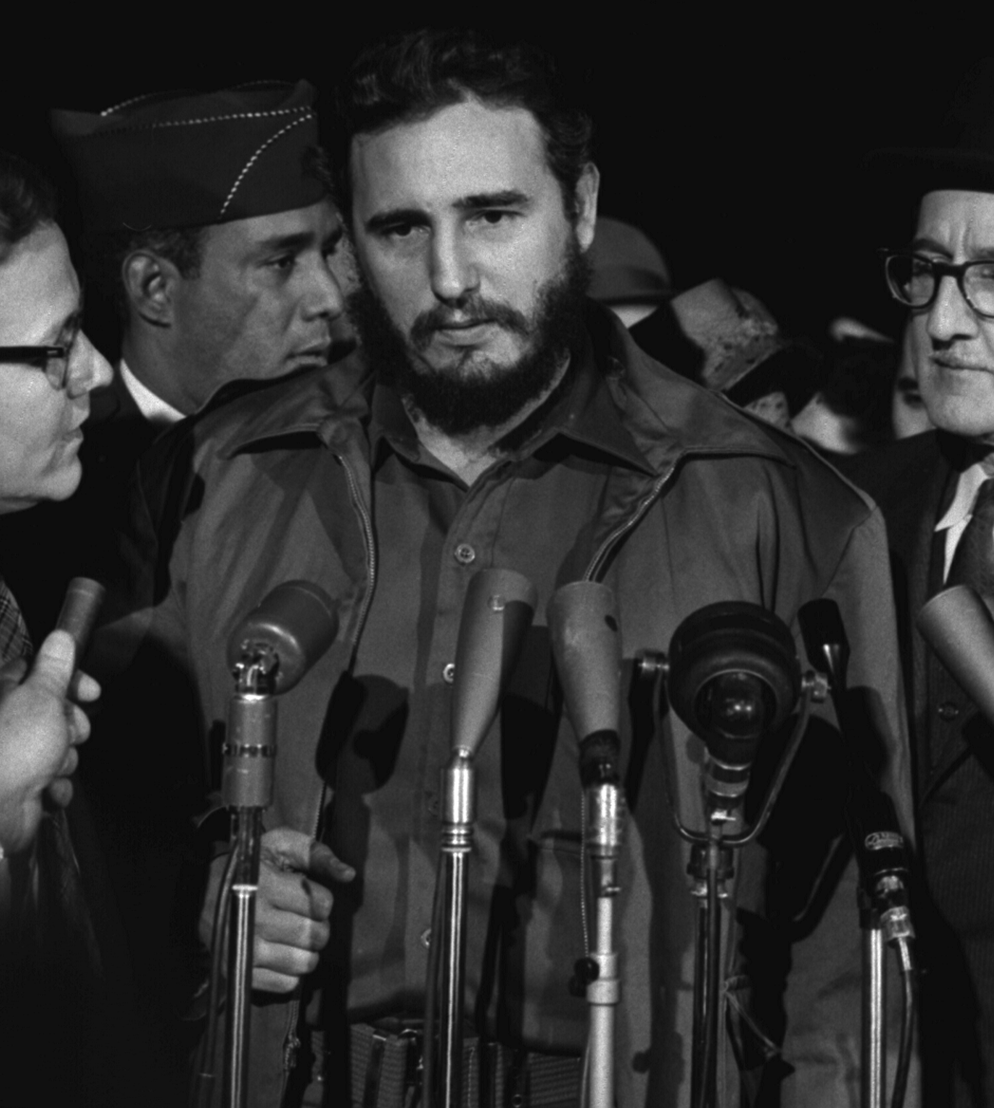 Fidel Castro em abril de 1959 discursando em aeroporto de Washington (Foto: Wikimedia Commons)