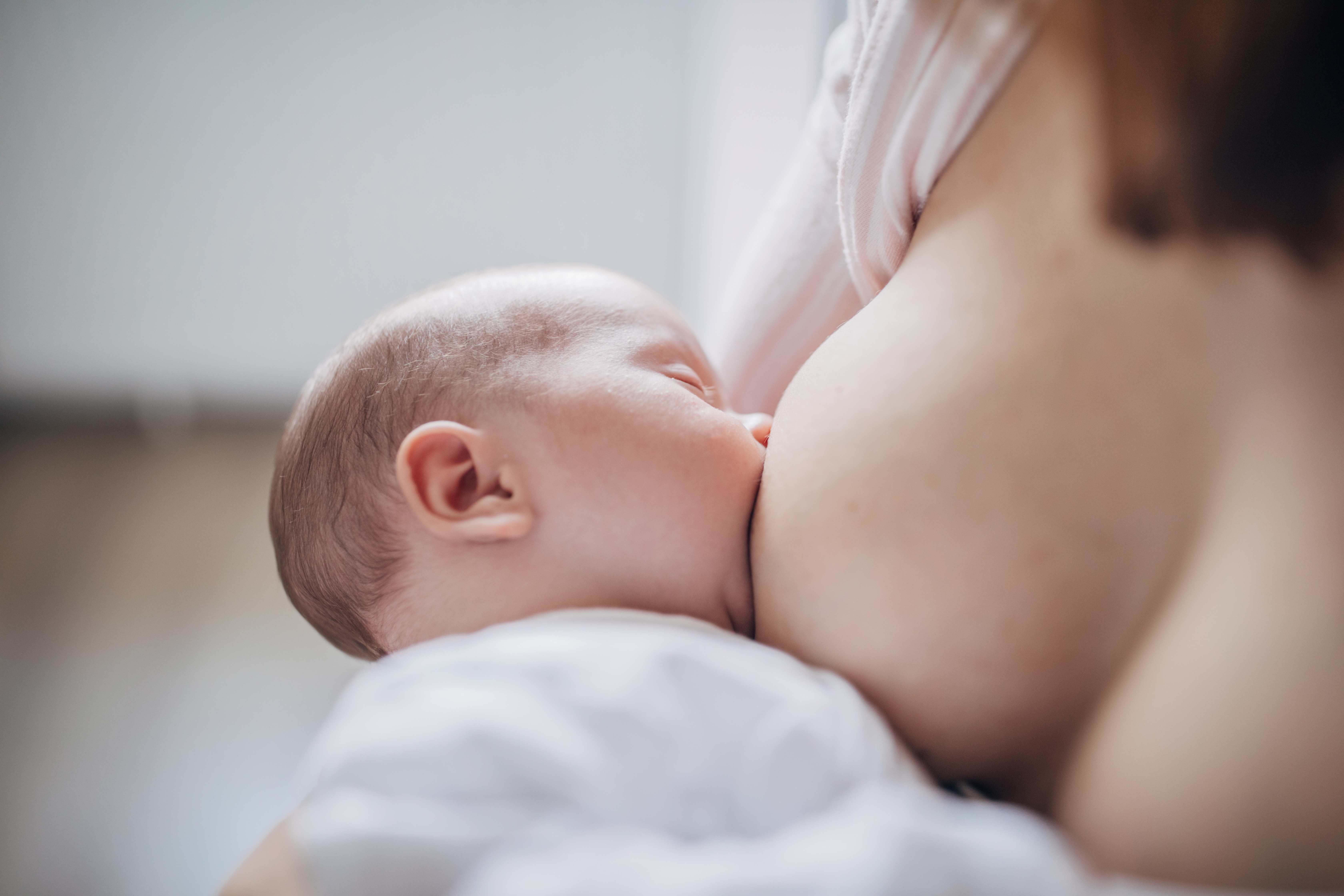 Bebê mamando (Foto: Getty Images)