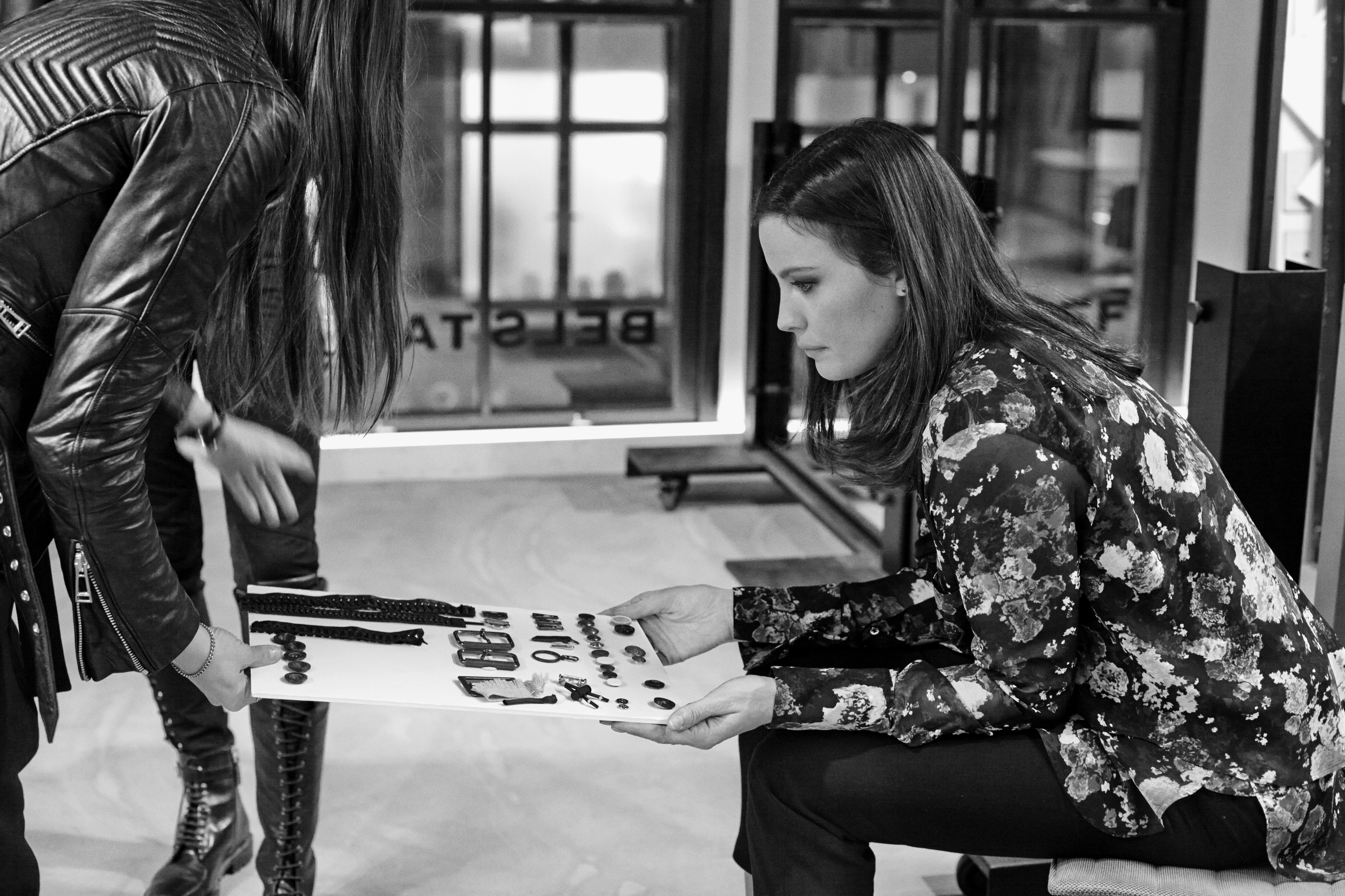 Actress Liv Tyler working on her capsule collection for Belstaff (Foto: Clare Shilland/Belstaff )