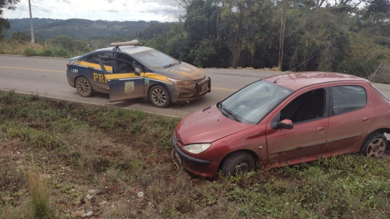 Polícia prende motorista após 15 km de perseguição em Veranópolis; veja vídeo