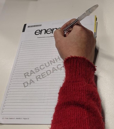 Enem 2023: inteligência artificial é principal aposta de professores para tema da redação; polêmicas, como aborto, devem ficar de fora