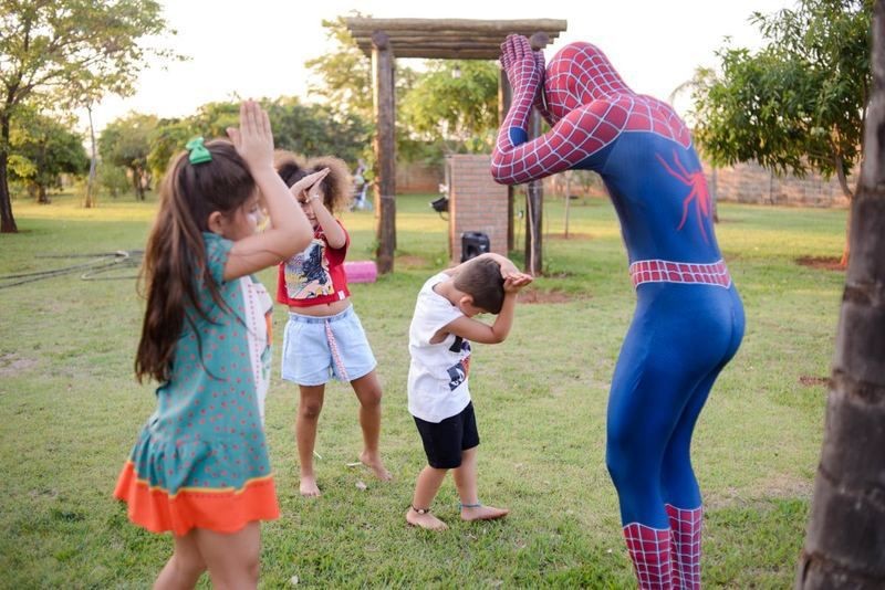 Natália Toscano celebra Dia das Crianças em piquenique com os filhos (Foto: Gabriela Assis)