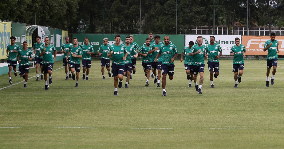 Palmeiras inscreve 21 jogadores no PaulistÃ£o e mantÃ©m cinco vagas em disputa no elenco
