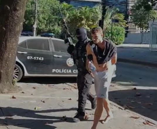 Suspeito de matar rivais em disputa por controle da favela Pombo Sem Asa, Rio, é preso