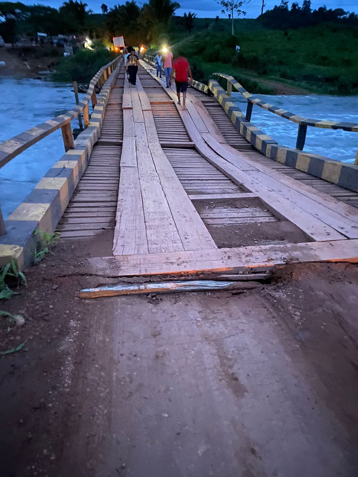 Rod. Transamazônica continua interditada após ponte desabar sobre rio em Novo Repartimento, no Pará