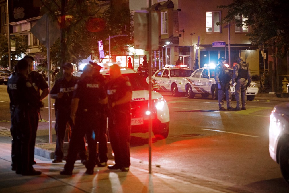 Policiais são vistos no local e um ataque em Toronto, no Canadá em fotode 2018 — Foto: Cole burston/AFP/Arquivo