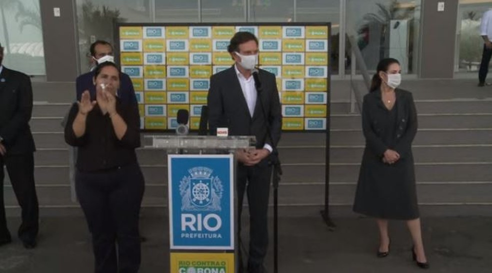 Prefeito do Rio irá ouvir clubes domingo e faz apelo: Se não respeitam, as pessoas em casa ficam desalentadas