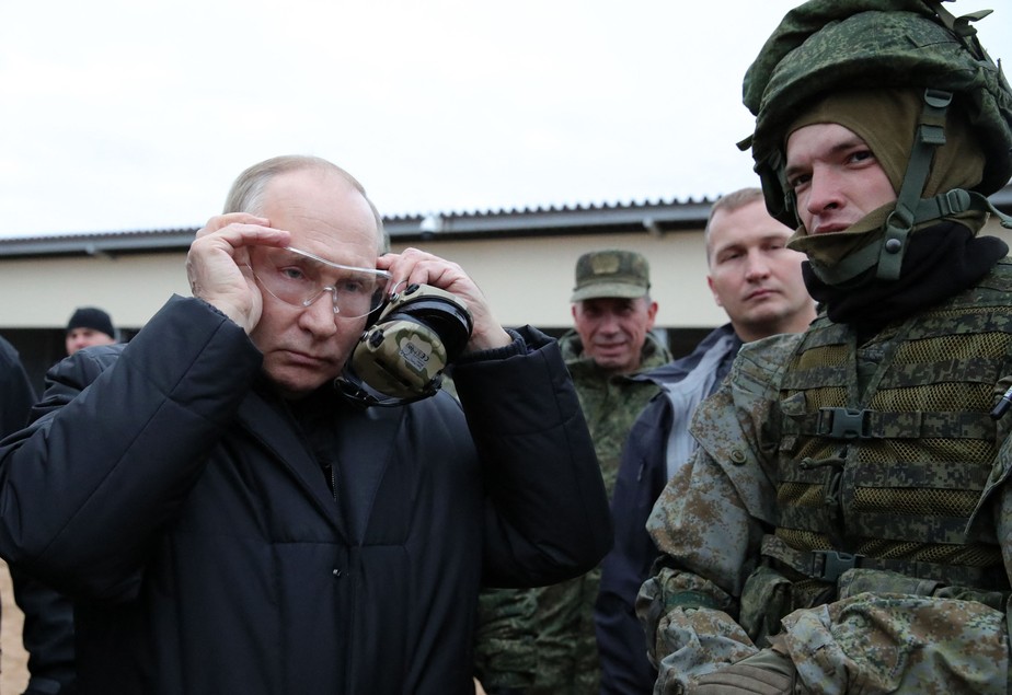Presidente da Rússia, Vladimir Putin, em visita a centro de treinamento na região de Ryazan