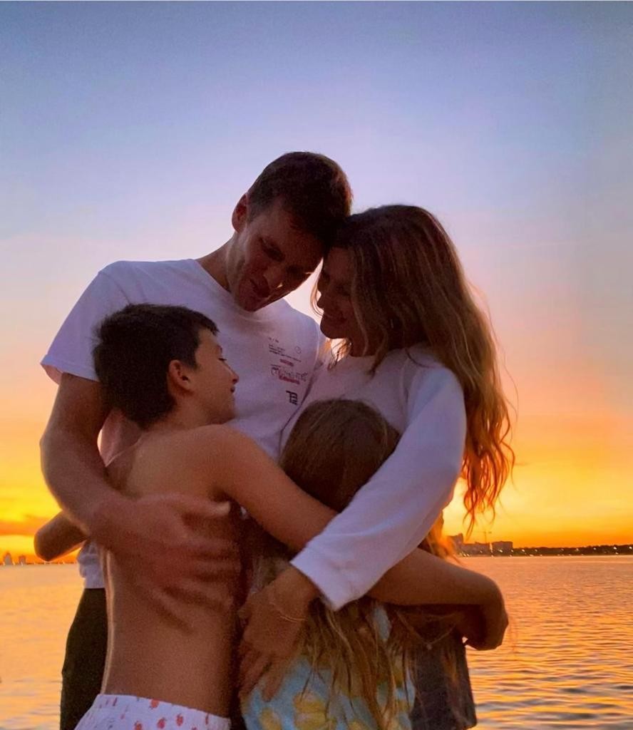 Gisele, Brady e os filhos do casal — Foto: Reprodução / Instagram