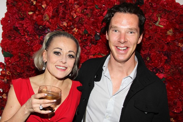 O ator Benedict Cumberbatch com a irmã, Tracy Peacock, em foto de 2012 (Foto: Getty Images)