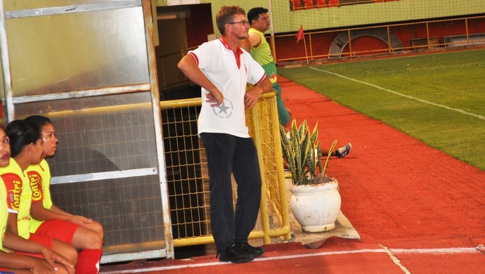 Vilmar Luiz, o Louro da Baixada, técnico do Rio Branco feminino (Foto: Duaine Rodrigues)