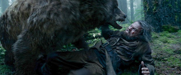 O ataque do urso em 'O Regresso' (Foto: Reprodução)