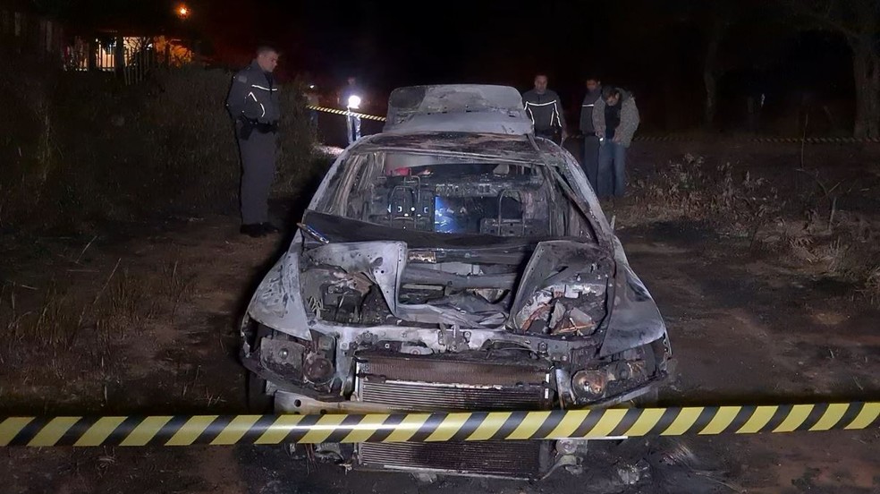 Veículo queimado em Limeira (SP) pertence a jogador amador dado como desaparecido pela família — Foto: Carlos Gomide/Educadora Limeira