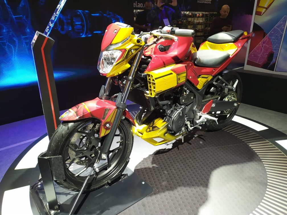Yamaha apresenta a MT-03 inspirada no Homem de Ferro, da Marvel — Foto: Guilherme Fontana/G1