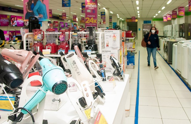 Panorama traz incertezas, com consumo ainda em recuperação e juros em alta — Foto: Ana Paula Paiva/Valor