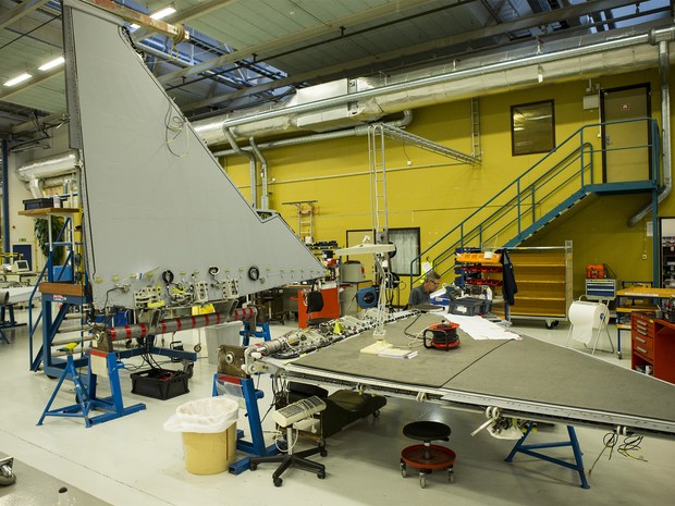 Linha de montagem do Gripen na fábrica da Saab em Linkoping (Foto: Saab/divulgação)