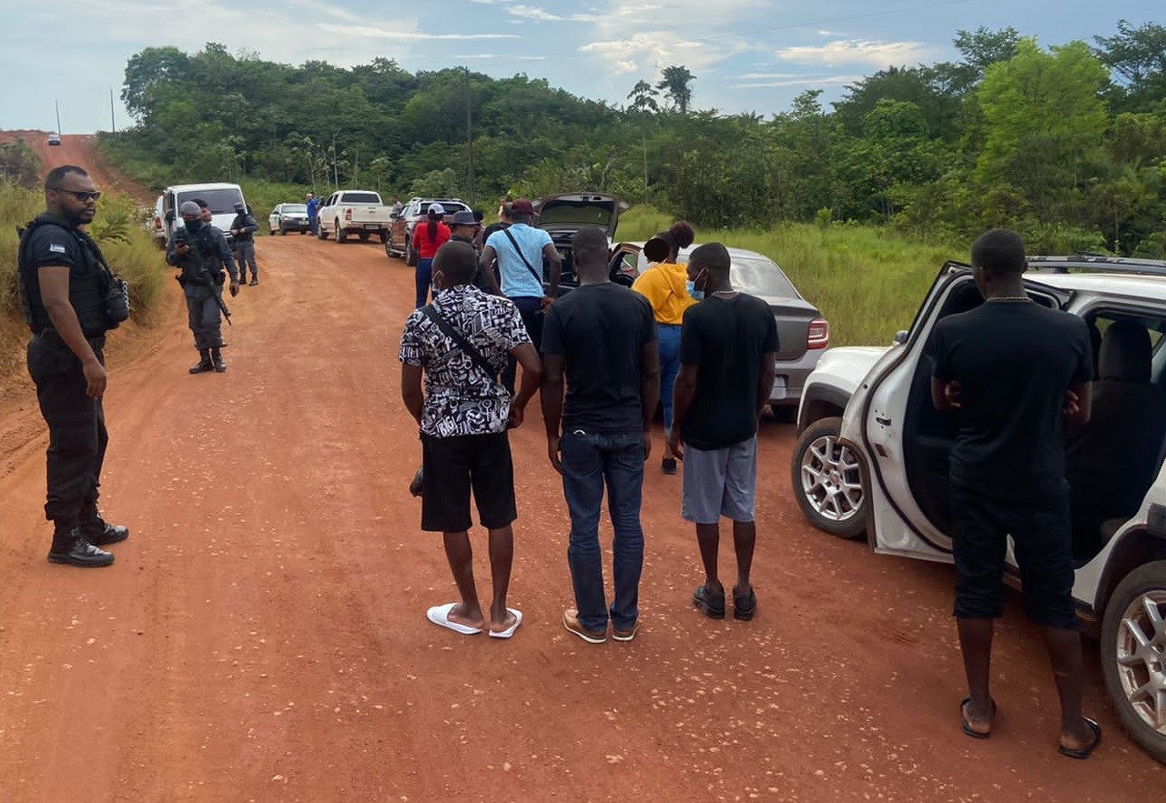PF prende 5 investigados por migração ilegal e tráfico de armas entre Guiana Francesa e Brasil