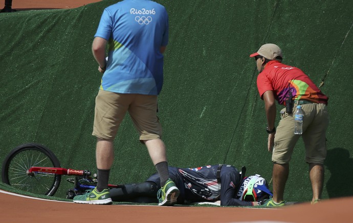 ciclismo BMX; olimpíadas; Liam Phillips; grã-bretanha; queda (Foto: Eric Gaillard/Reuters)