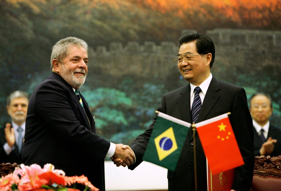 Lula e o então presidente da China, Hu Jintao, durante viagem do chefe de Estado brasileiro à China em 2009