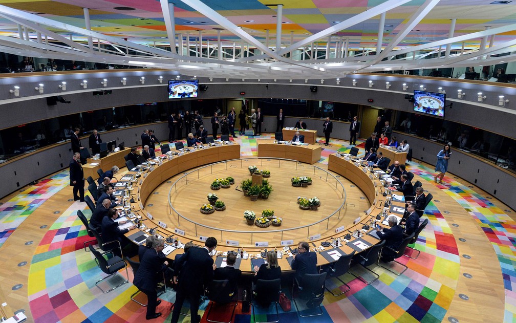 LÃ­deres da UniÃ£o Europeia participam de reuniÃ£o no Conselho Europeu, em Bruxelas, na BÃ©lgica, para discutir uma extensÃ£o do prazo do Brexit, na quinta-feira (21) â Foto: Aris Oikonomou, Pool Photo via AP