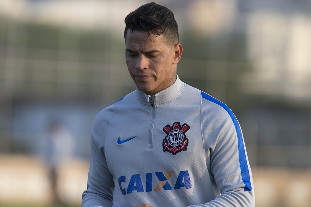 São Bento negocia empréstimo do meia Giovanni Augusto, do Corinthians