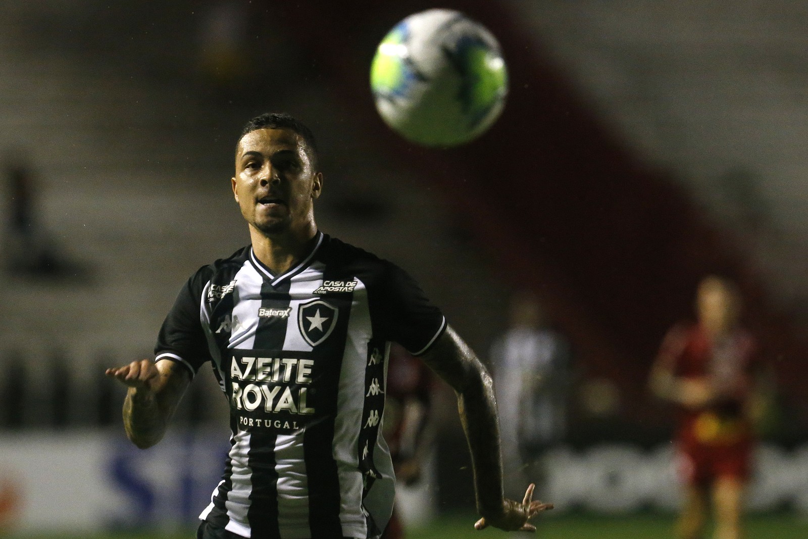 CRB fecha com atacante do Fla