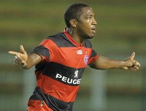 Ex-Fla, Renato Abreu entra na mira do Barra Mansa para o Carioca 2015