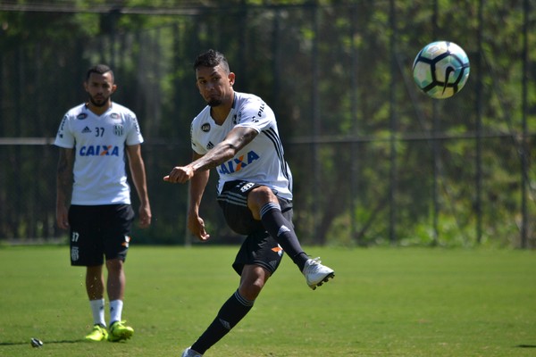 Atrás de reforços, Corinthians congela definição do futuro dos emprestados